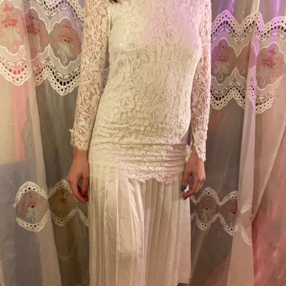 vintage lace dress - Picture 3 of 3